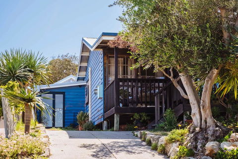 The Blue Beach House - Accommodation Perth 2