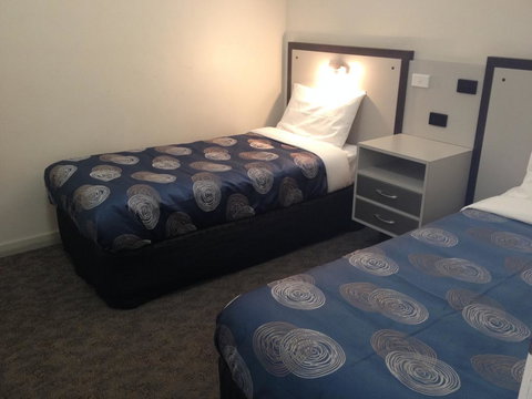 The Central Hotel Motel Lakes Entrance - Perth Resorts 2