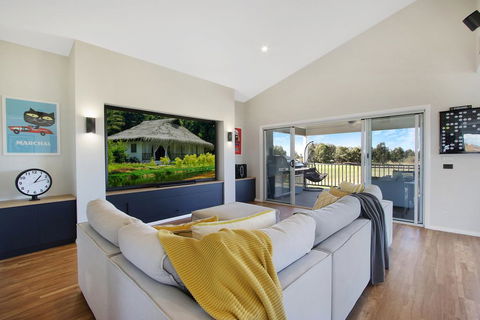 The Clubhouse On Black Bull - Accommodation Perth 0