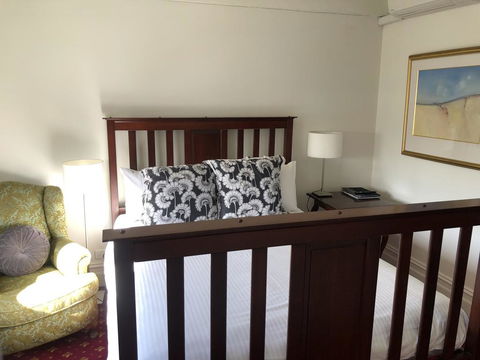 The Corner Hotel Alexandra - Accommodation Perth 3