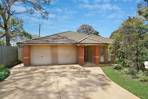 The Corso - Gorokan - Accommodation Perth 0
