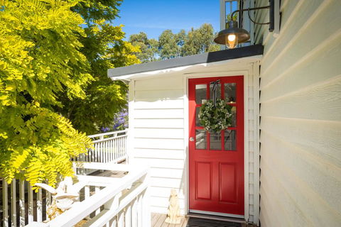 The Cottage - Accommodation Perth 1