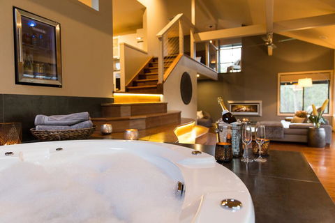 The Edge Villa - Accommodation Perth 0