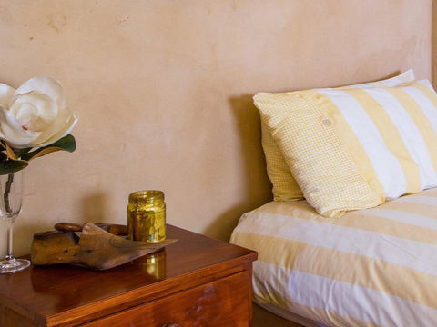 The Farmhouse - Grape Vines And Rolling Green Hills - Perth Resorts 3