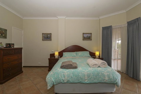 The Good Life B&B - Accommodation Perth 2