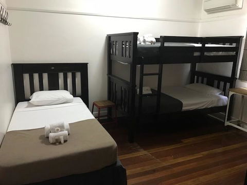 The Irish Village - Accommodation Perth 1