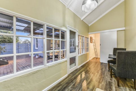 The Jazz B&B - Accommodation Perth 2