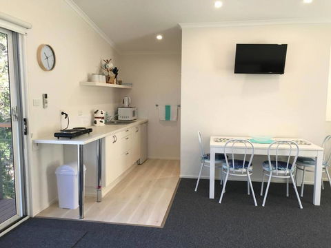 The Lake Guesthouse - Accommodation Perth 1