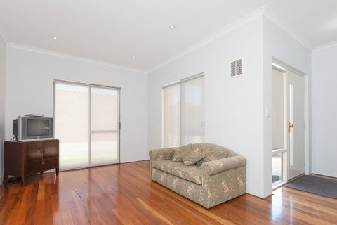 The Lane, Doubleview - Accommodation Perth 1