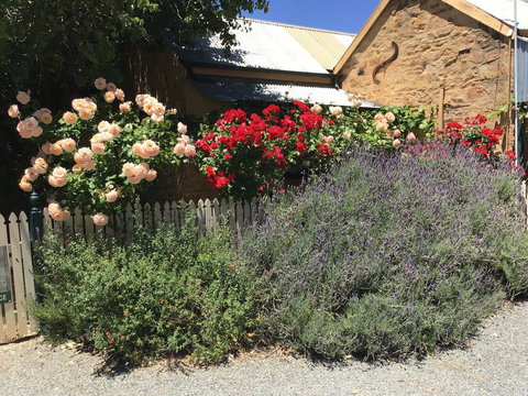 The Olde Devonshire House - Perth Resorts 2