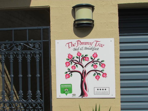 The Pommy Tree - Accommodation Perth 1