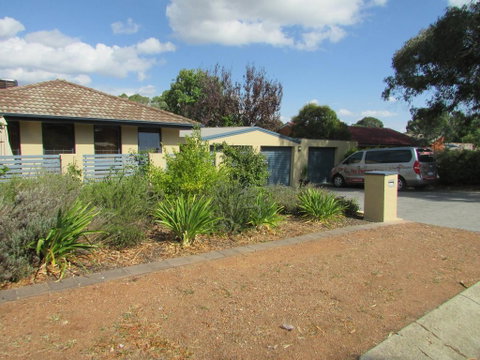 The Pommy Tree - Accommodation Perth 2