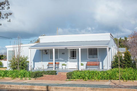 The Rested Guest 3 Bedroom Cottage West Wyalong - Accommodation Perth 0