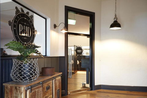 The Royal Hotel, Drouin - Accommodation Perth 0