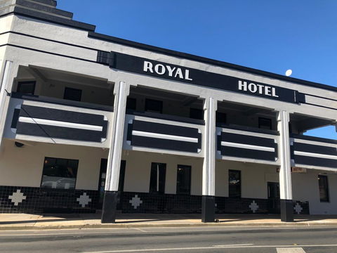 The Royal Hotel, Drouin - Accommodation Perth 1