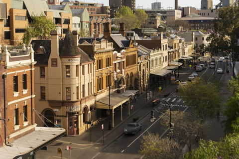 The Russell Hotel - Accommodation Perth 2