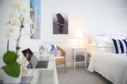 The Sampson - Orange - Accommodation Perth 1