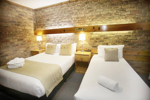 The Settlement Historic Hotel - Accommodation Perth 1