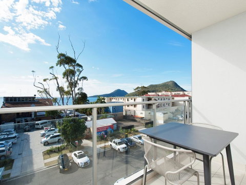 The Shoal Apartments, Unit 304/4-8 Bullecourt Street - Accommodation Perth 2