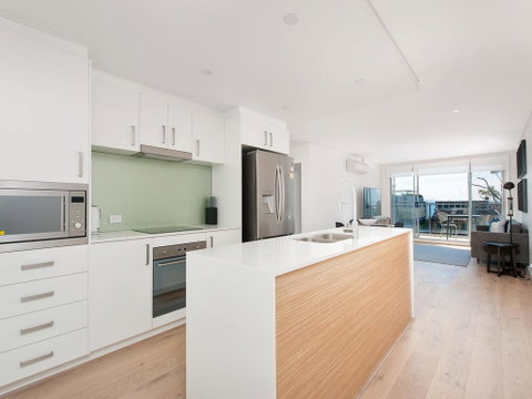 The Shoal Apartments, Unit 304/4-8 Bullecourt Street - Accommodation Perth 1