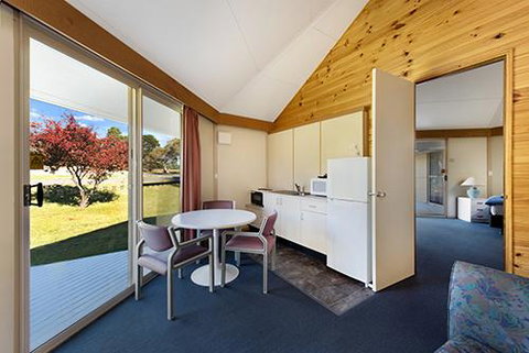 The Station Hotel - Accommodation Perth 2