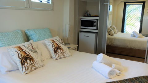 THE TIN SHED Couples Accommodation At Bay Of Fires - Perth Resorts 3