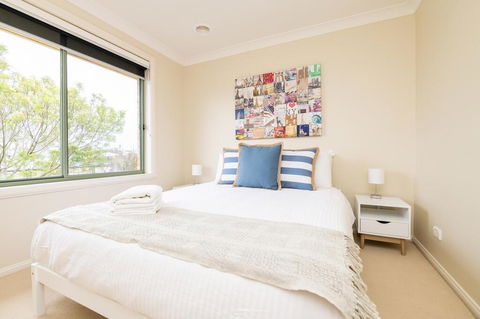 The Tinnock Entertainer Large & Comfy + Wifi - Accommodation Perth 2