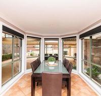 The Tinnock Entertainer Large  Comfy  Wifi - Accommodation Perth
