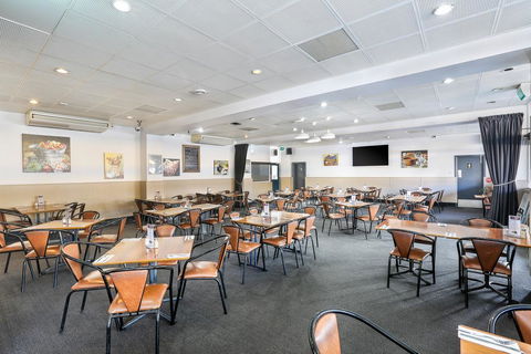 The Union Club Hotel - Accommodation Perth 1