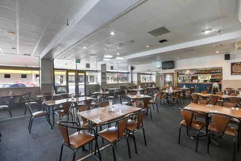The Union Club Hotel - Accommodation Perth 2