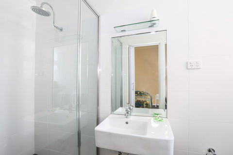 The Union Club Hotel - Accommodation Perth 3