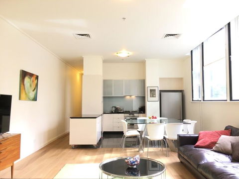 The Walkup: Luxury Central 3BD Apartment+Gym+Pool - Accommodation Perth 0
