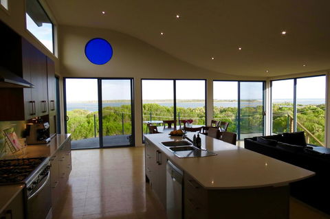 The Wave Oasis SC B&B - Accommodation Perth 2