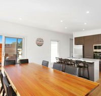The Wharf House - Budgewoi - Accommodation Perth