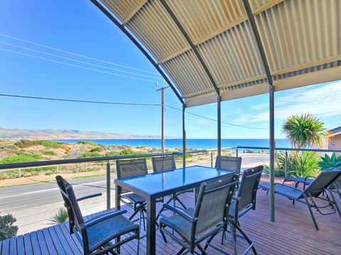 Through The Looking Glass - Accommodation Perth 0