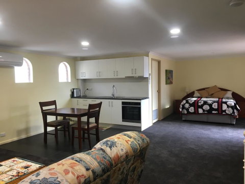 Tinder Lodge Studio - Accommodation Perth 0