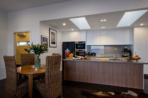 Tinderbox Retreat - Perth Resorts 1