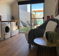 Tiny Tom - Hidden beside the river Mersey - Accommodation Perth