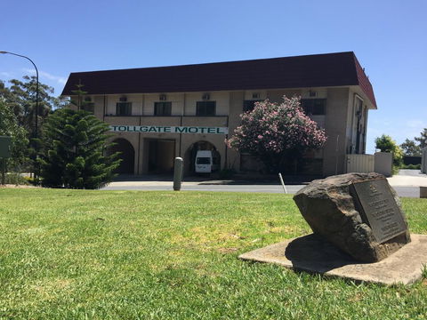 Tollgate Motel - Accommodation Perth 1