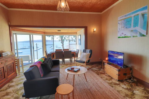 Tommy's Lakehouse - Perth Resorts 2