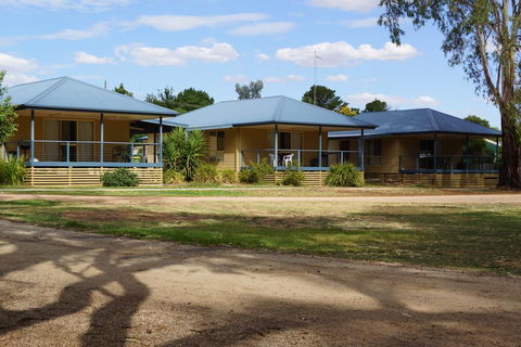 Tooleybuc River Retreat Villas - Perth Resorts 0
