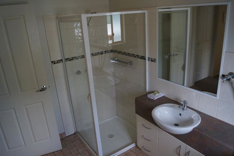 Tooleybuc River Retreat Villas - Perth Resorts 3