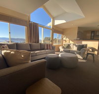 Torino 6 - Lake Jindabyne  Snowy Mountain Views - Accommodation Perth
