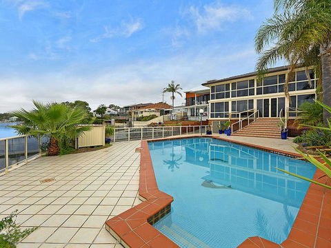 Toukley Waterfront House - Accommodation Perth 2