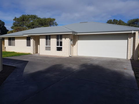 Towncrackers Guest House - Accommodation Perth 0