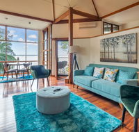 Tranquil Lake House - Perfect City Escape to relax - Accommodation Perth