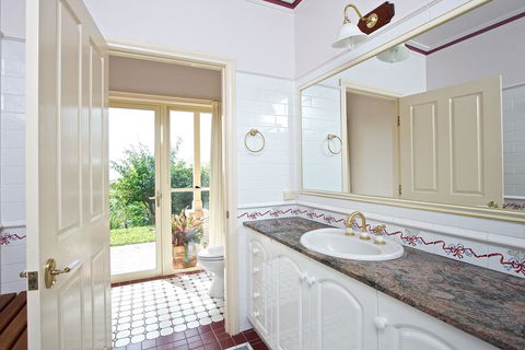 Tranquill Garden Hideaway - Accommodation Perth 3