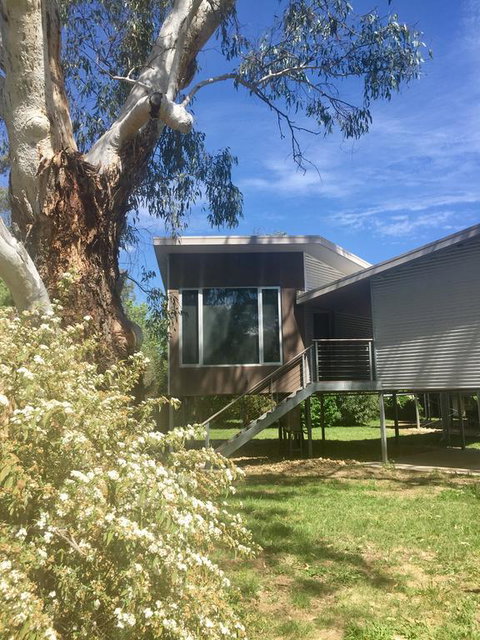 Treehouse Retreat - Perth Resorts 3
