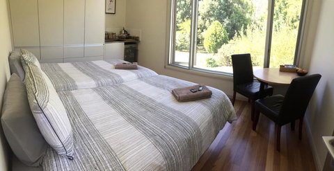 Treehouse Retreat - Perth Resorts 1