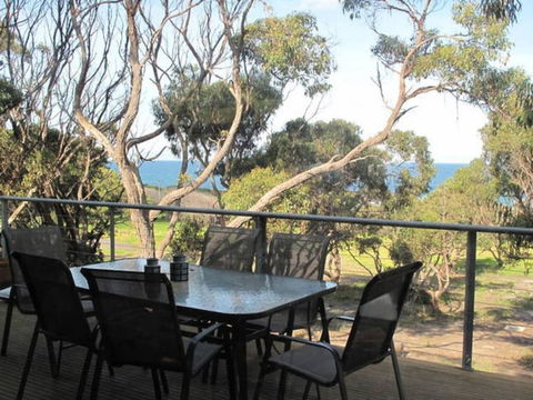 TREETOPS TERRACE 12 - A Luxury Skenes Creek Villa - Perth Resorts 2